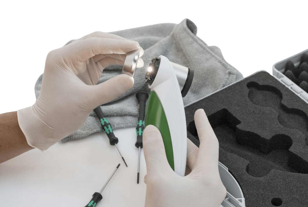 Dermatoskop im Einsatz